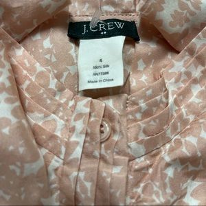 J CREW Women Pale Peach and White Silk Sleeveless Henley Ruffle Blouse